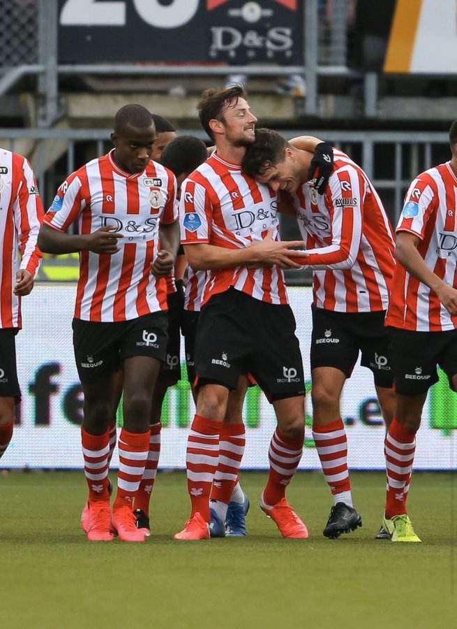 借掩护迅速 借掩护迅速